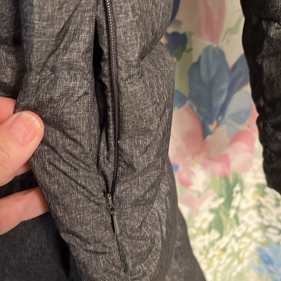 Lands’ End grey down coat size 2X. Almost new worn only 2 times. - Picture 7 of 7